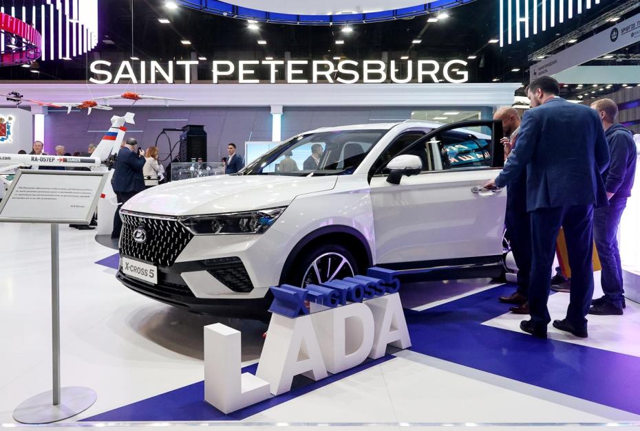 Санкт-Петербург, КВЦ «Экспофорум»,  Кроссовер Lada X-Cross 5