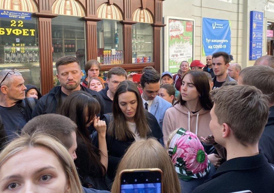 Анджелина Джоли во Львове