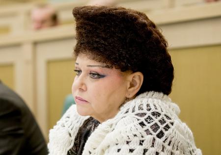 Валентина Петренко покинула пост в Совфеде