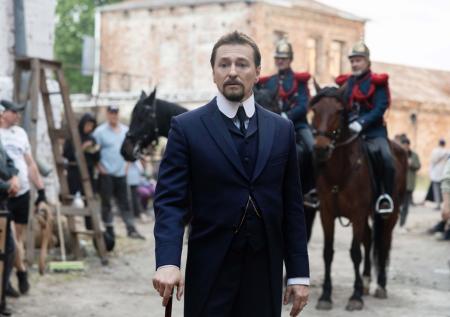 Кинокритик назвал топ-3 сериалов ноября о мистике, расследованиях и музыке