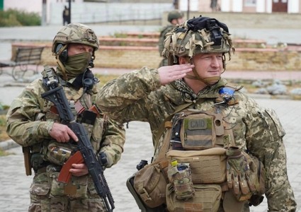 Военный эксперт раскрыл, зачем офицеров ВСУ обязали учить английский