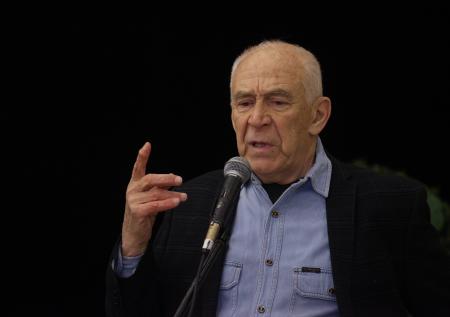«Виноват перед ней»: экранный муж Нины Руслановой расплакался у её гроба