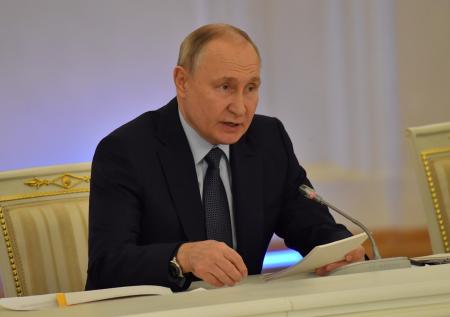 Песков рассказал, о чем свидетельствуют слова Путина об обмене Навального