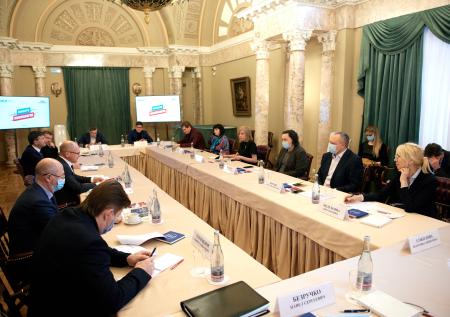 Мы ищем таланты: зачем Кремль формирует пул лояльных политологов 