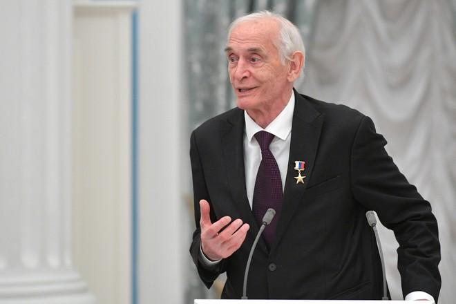 Василий Лановой