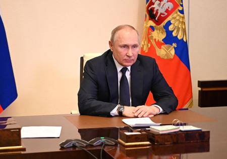 Путин: задачи на Украине решают профессиональные военные
