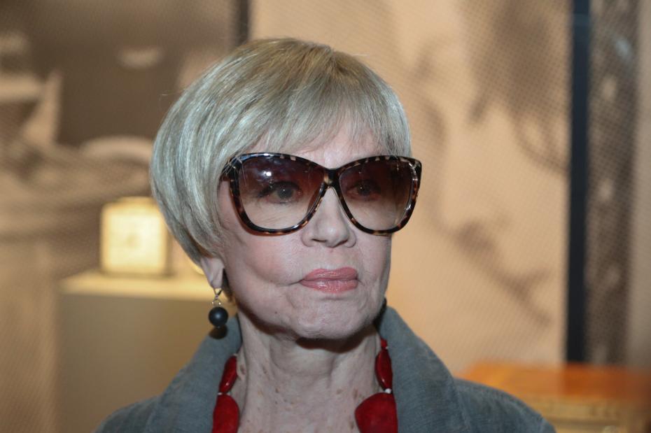 Вера Алентова