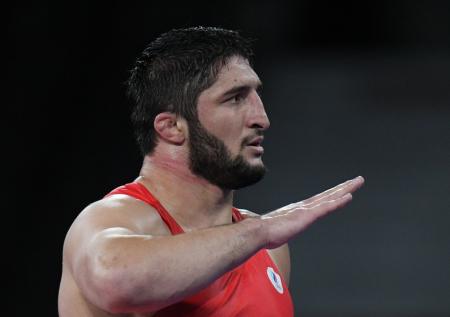 Российский борец Садулаев стал двукратным олимпийским чемпионом