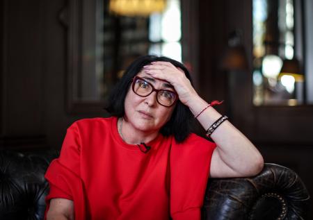 «Мир полыхнул, и это не остановить»: Лолита о театре, эйджизме и Белоруссии