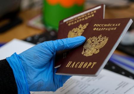 Наталья Толстая: без обязательного штампа в паспорте женщины беззащитны