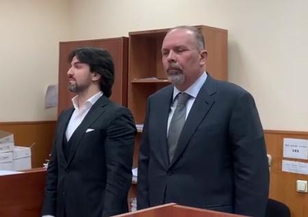 Суд закрыл уголовное дело против аудитора Счётной палаты Меня
