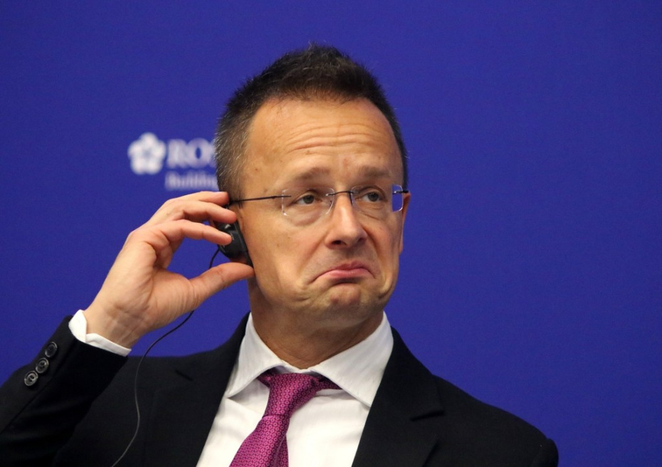 «Жалкое и детское»: Сийярто высказался о решении Польши о после Венгрии