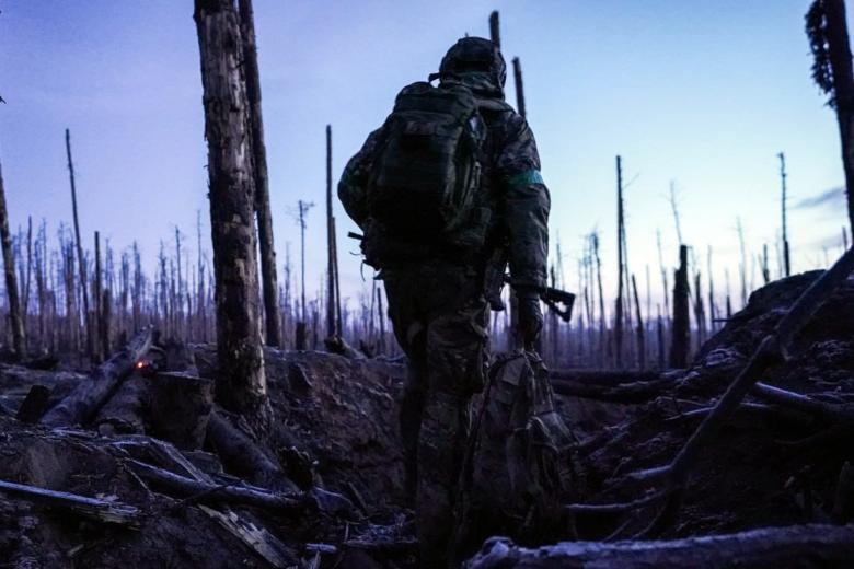 Солдат ВСУ в зоне боевых действий