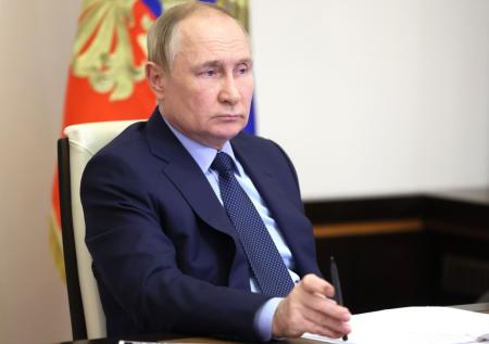 Путин: Россия столкнулась с прямыми угрозами безопасности