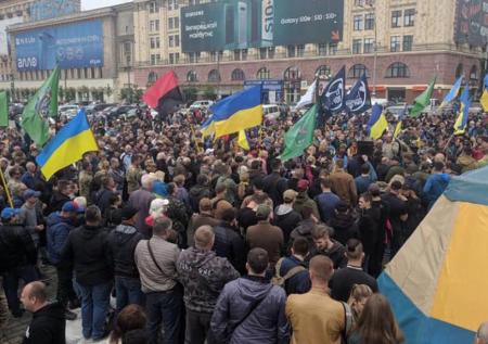 Украинский вице-спикер откроет приёмную в палатке