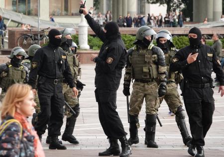 В Бресте задержали вооружённого топором пьяного протестующего