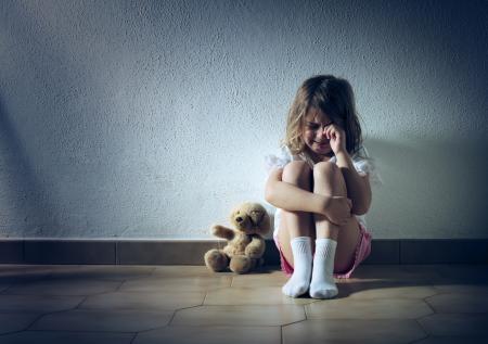 Дети провели сутки рядом с мертвыми родителями: что стало причиной смерти
