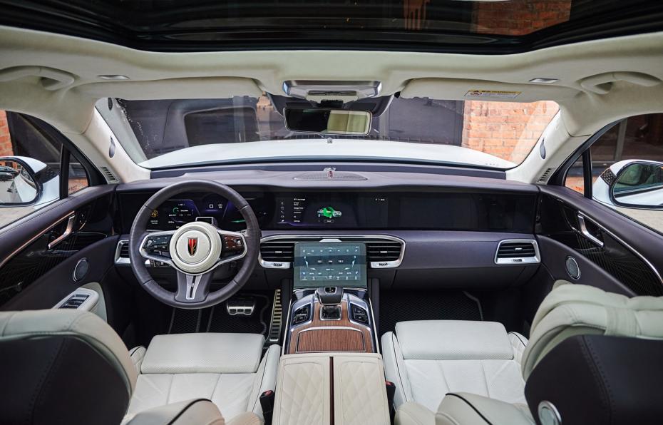 Интерьер Hongqi E-HS9