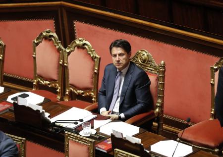Премьера Италии призвали провести внеочередные парламентские выборы