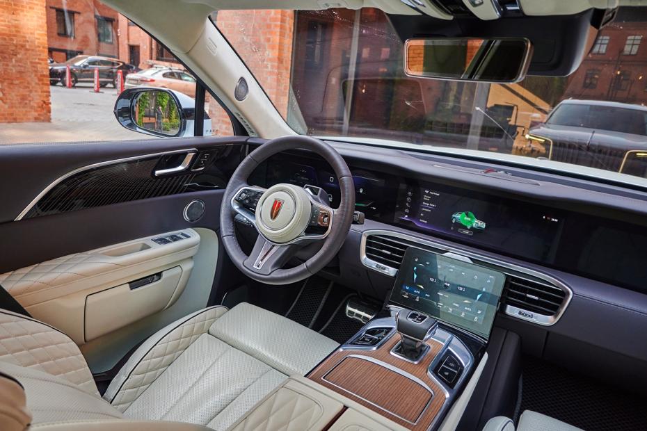 Интерьер Hongqi E-HS9