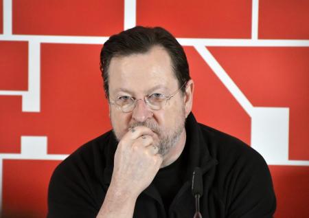 Невролог рассказал, станет ли фон Триер глубоким инвалидом из-за Паркинсона
