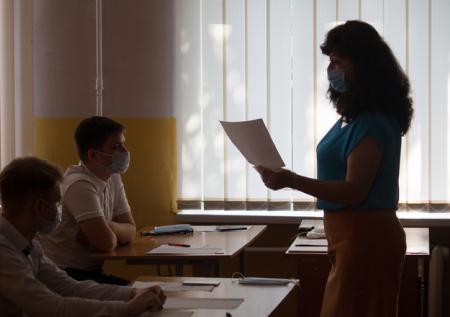 Сенатор объяснила новую систему начисления зарплат учителям
