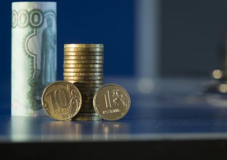 Число неплательщиков по займам в России увеличилось на 2,4 млн за год