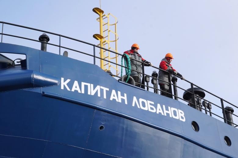 Рыболовецкое судно «Капитан Лобанов» во время церемонии спуска на воду в Калининградской области