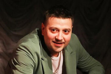 Петр Кислов в роли Кречинского в спектакле «Свадьба Кречинского»