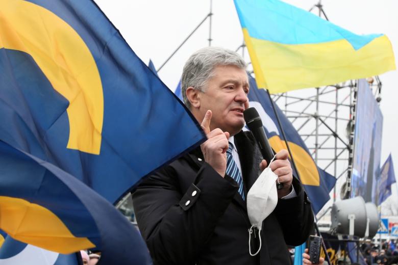 Экс-президент Украины Петр Порошенко выступает перед своими сторонниками