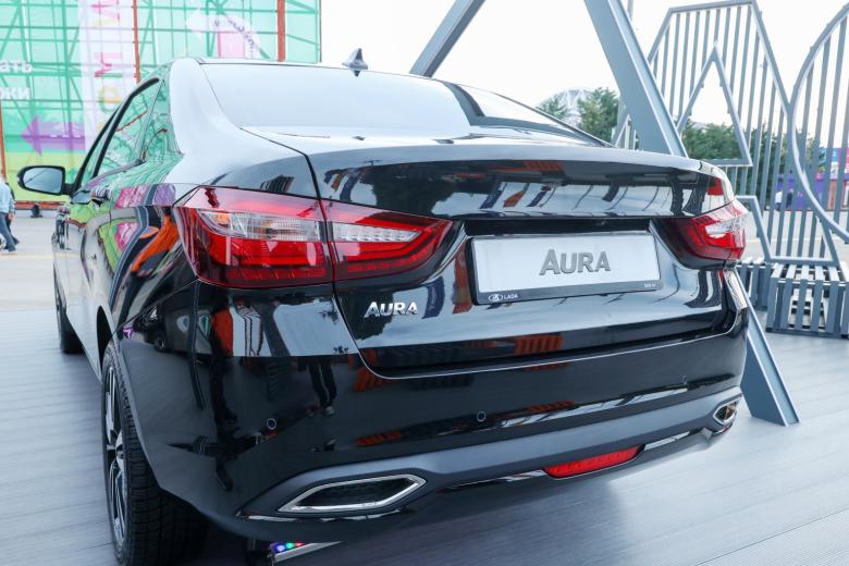 Lada Aura