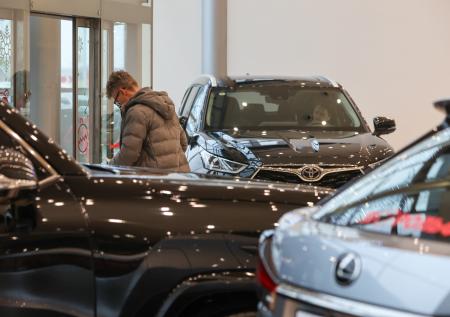 Россияне стали чаще покупать люксовые авто с пробегом