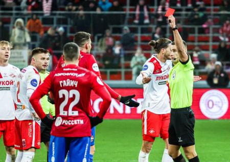 Защитник ЦСКА Роша пропустит три матча за драку в игре со «Спартаком»