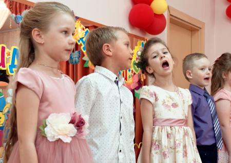 Гимн или «Колобок»? В Белоруссии предложили внедрять патриотизм в детсадах