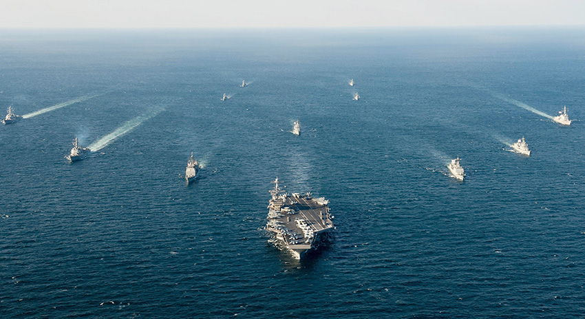 ВМС США и корабли Южнокорейского флота во время совместных учений в Жёлтом море