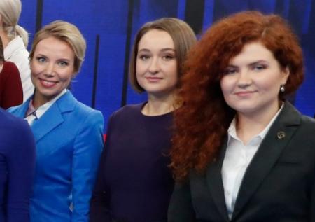 Продюсер РЕН ТВ объяснила значок инопланетянина на интервью Медведева