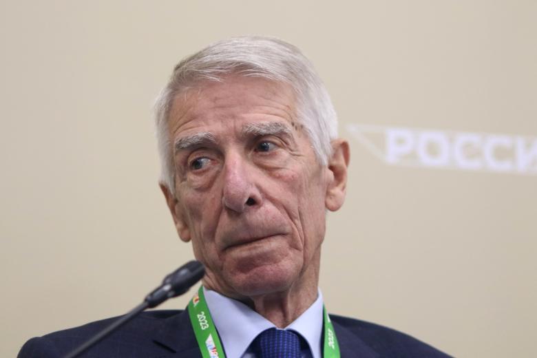 Валерий Непомнящий