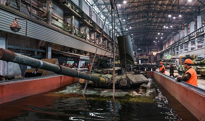 Испытания бронетехники на герметичность на «Уралвагонзаводе» в Нижнем Тагиле