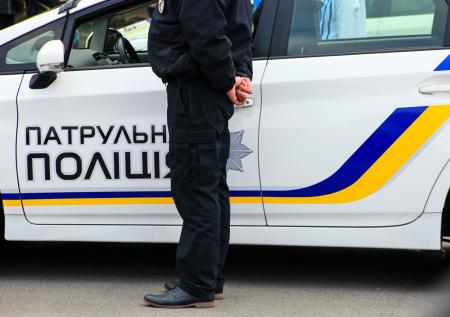На Украине пьяный военком врезался в авто с детьми и попал на видео