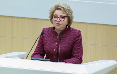 Матвиенко заявила Алиеву, что причины крушения самолета AZAL расследуются