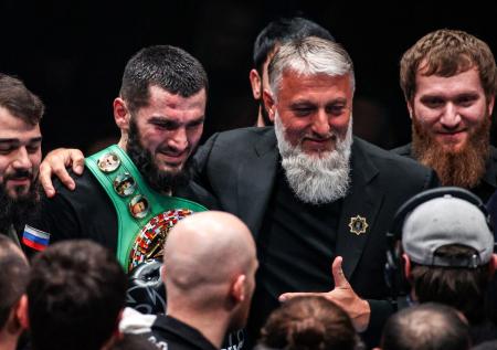 Бетербиев отреагировал на желание Бивола подраться с ним