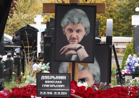 Венок и слова Пугачевой, слезы Лещенко: как прошло прощание с Добрыниным