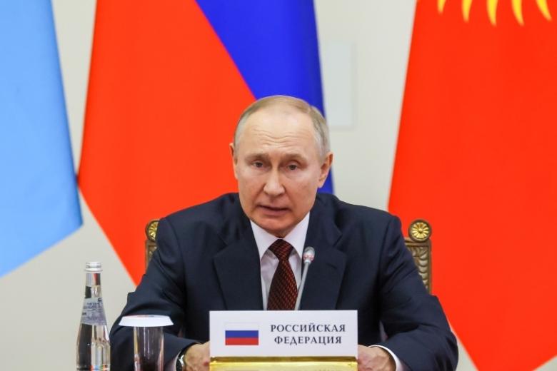 Президент России Владимир Путин во время неформальной встречи глав государств — участников СНГ