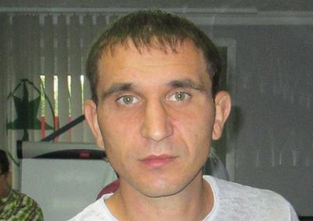 Правозащитника задержали на выходе из СК