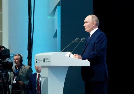 Путин заявил об угрозе расчеловечивания элит в некоторых странах