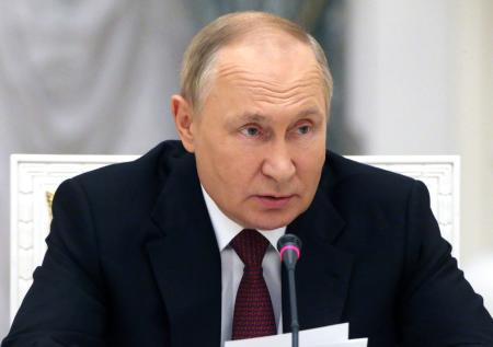 Песков: до конца дня состоится совещание Путина с Совбезом