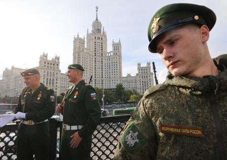 Военная техника и чествование ветеранов: как в России отмечают 9 Мая