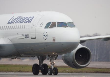 Lufthansa может прекратить авиасообщение с Украиной