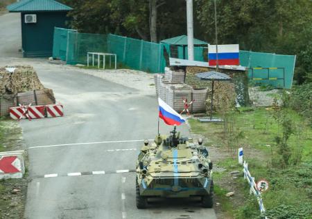 В Совфеде объяснили, почему Еревану следует благодарить миротворцев из РФ