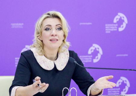 Захарова высмеяла заявление премьера Латвии о железном занавесе с Россией